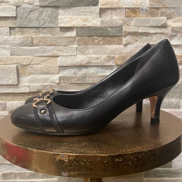 Cole Haan 8M Black Leather Pumps | Gold Horsebit, Work Shoes Heels, Old Money - Picture 1 of 9